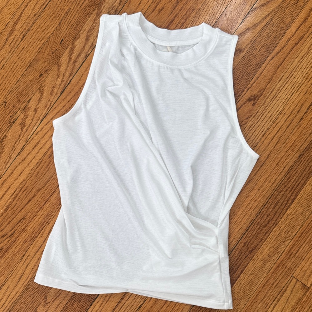 Chic White Sleeveless Muscle Tee for Women